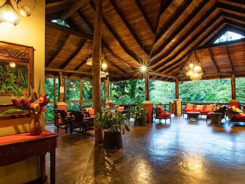 Iguana Lodge