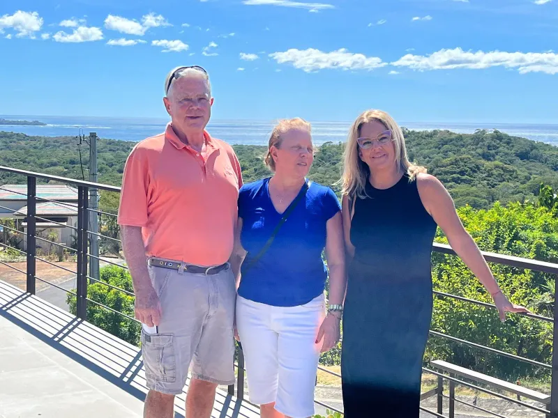 aad5e4b5 0db3 4f29 82bf 30003e453463 4